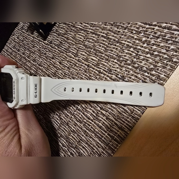 G-Shock White GLX-5600-7. Moon Phase & Tide Graph. - Picture 7 of 10